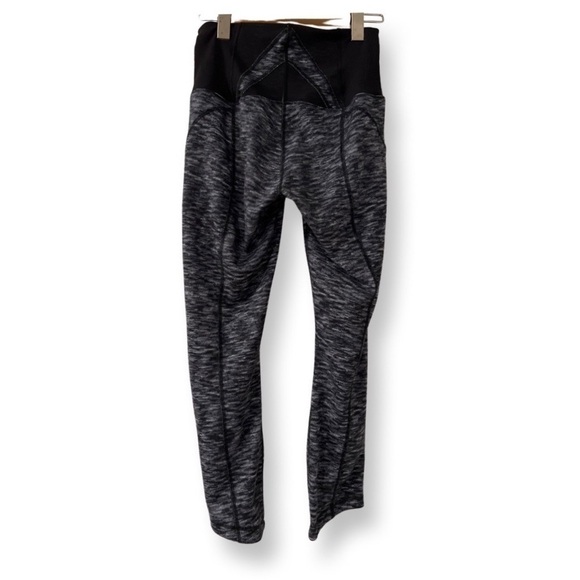 Lululemon exquisite crop dramatic static white black / black - Picture 6 of 14